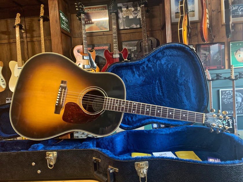 Gibson J-45 Custom 2012 - Some Neck Guitars