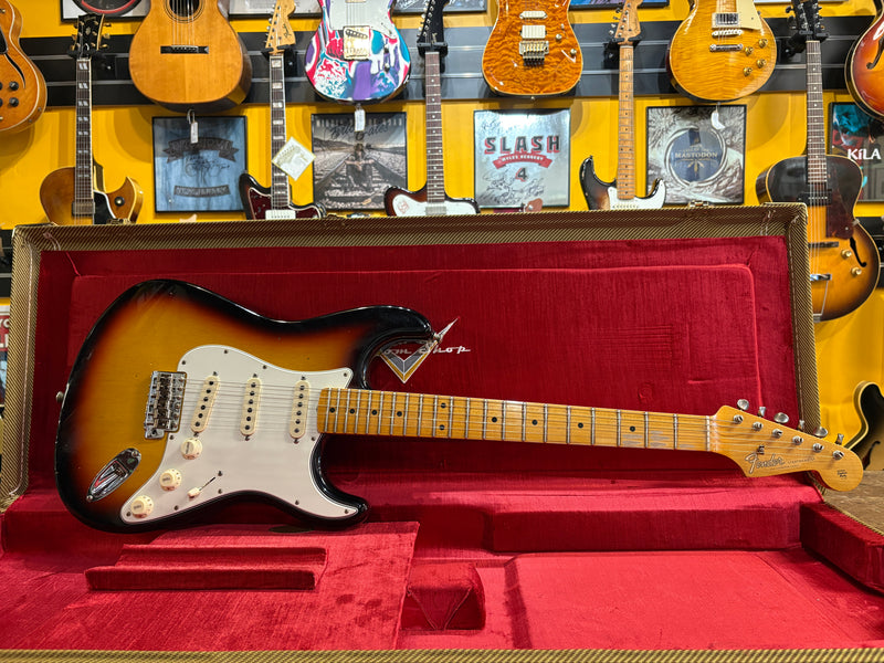 Fender Postmodern Stratocaster Journeyman Relic Sunburst 2023