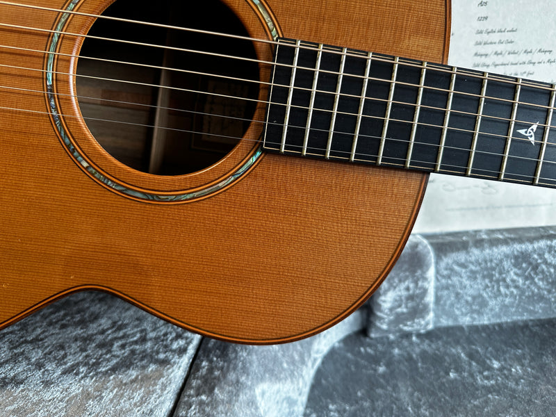 McIlroy A25 Western Red Cedar / English Black Walnut 2021