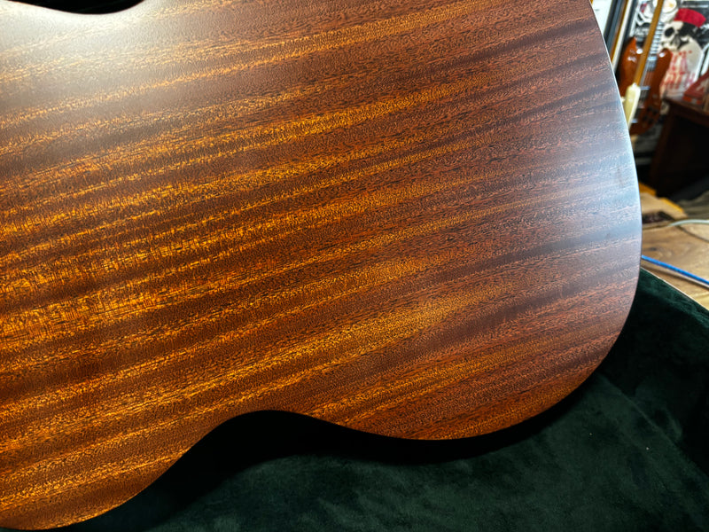 Martin 000-10E Road Series Sapele
