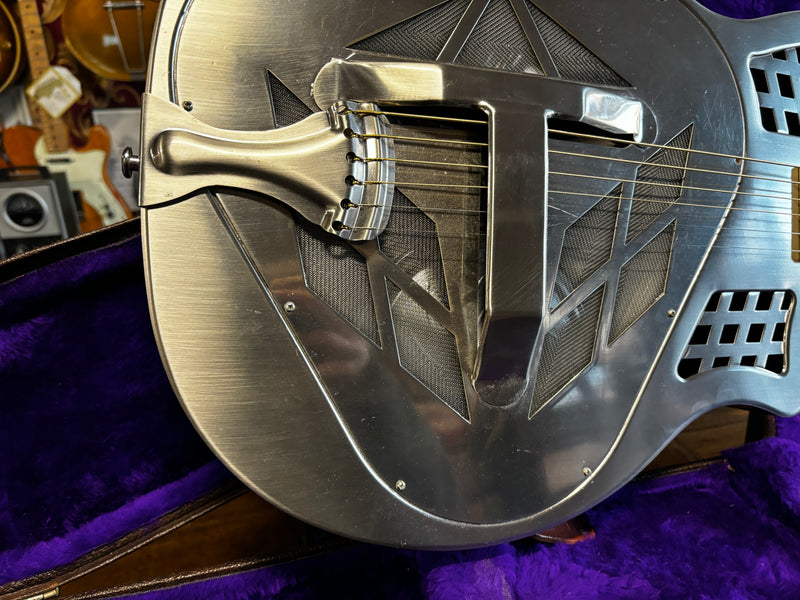 Icarus Guitars Tricone Resonator