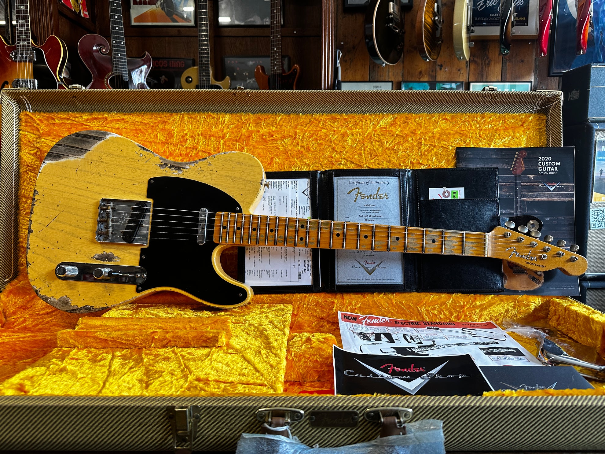 Fender Custom Shop Limited Edition 70th Anniversary Broadcaster Heavy ...