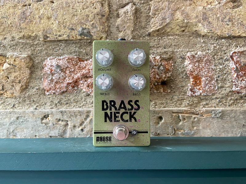 Moose Electronics Brass Neck