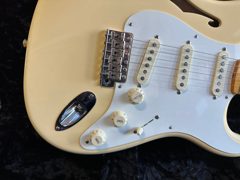 Fender Eric Johnson Thinline Stratocaster Vintage White