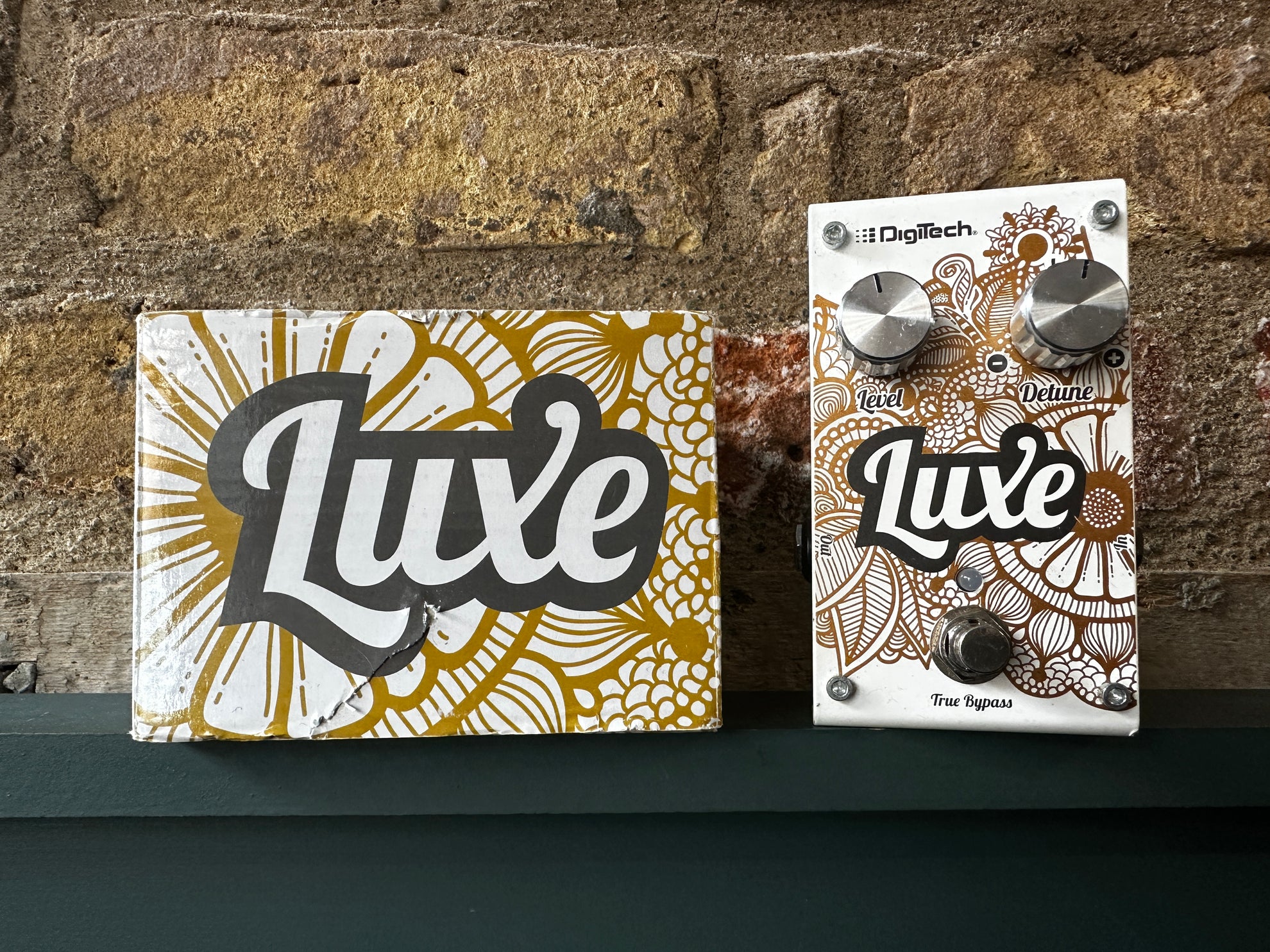 digitech luxe pedal Digitech Luxe Anti-Chorus Compact Polphyonic Detune