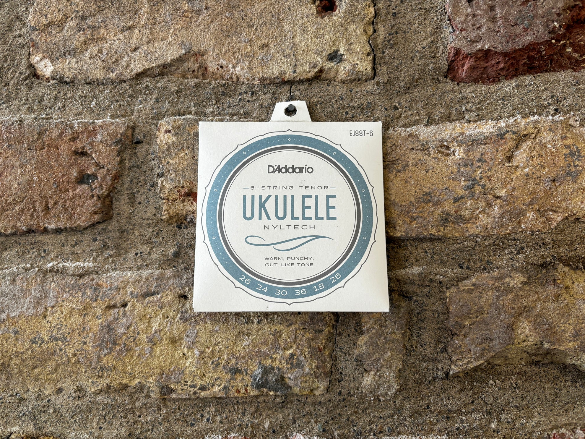 Set Corde Ukulele 0.026 Gauge Corde Per Ukulele Tenore D'Addario EJ88T-6 – 6 Corde In Nyltech, Suono Caldo E Chiaro USA Made Set Corde Ukulele 0.026 Gauge Corde Per Ukulele Tenore D'Addario EJ88T-6 – 6 Corde In Nyltech, Suono Caldo E Chiaro USA Made