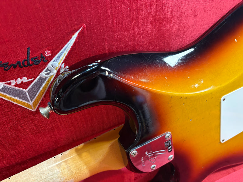 Fender Postmodern Stratocaster Journeyman Relic Sunburst 2023