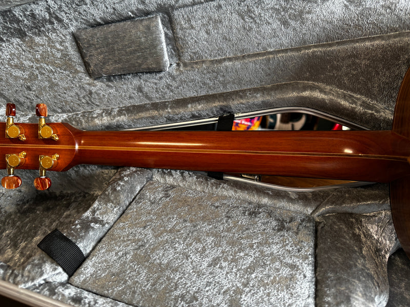 McIlroy A25 Western Red Cedar / English Black Walnut 2021