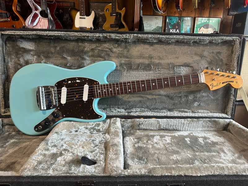 Fender Japan Exclusive Series Classic 70's Mustang Daphne Blue 2015