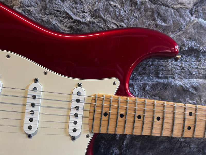 Fender American Special Stratocaster Candy Apple Red 2011
