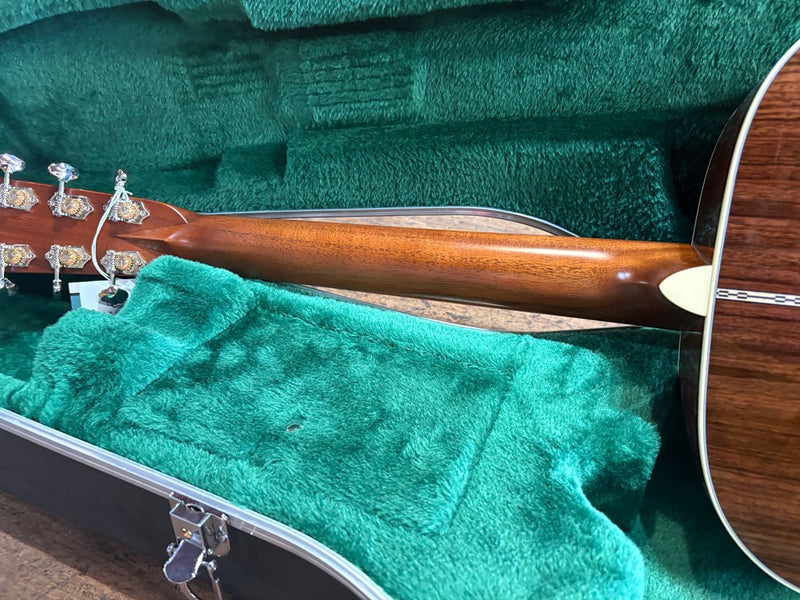 Martin Standard Series 000-28 Ambertone Refreshed