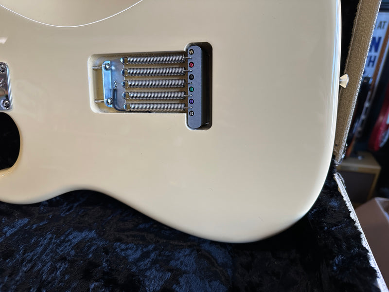 Fender Eric Johnson Thinline Stratocaster Vintage White