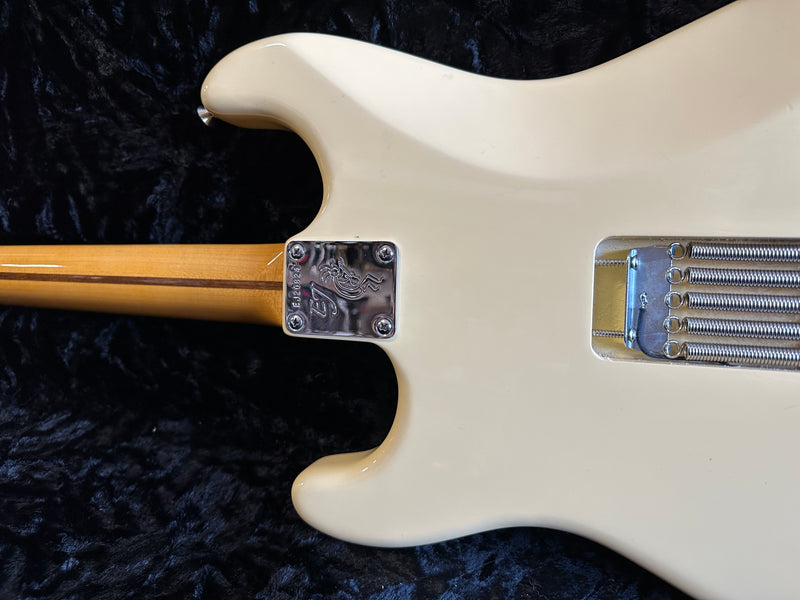 Fender Eric Johnson Thinline Stratocaster Vintage White