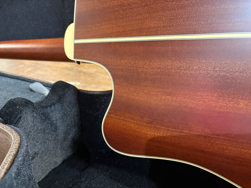 Takamine P3DC