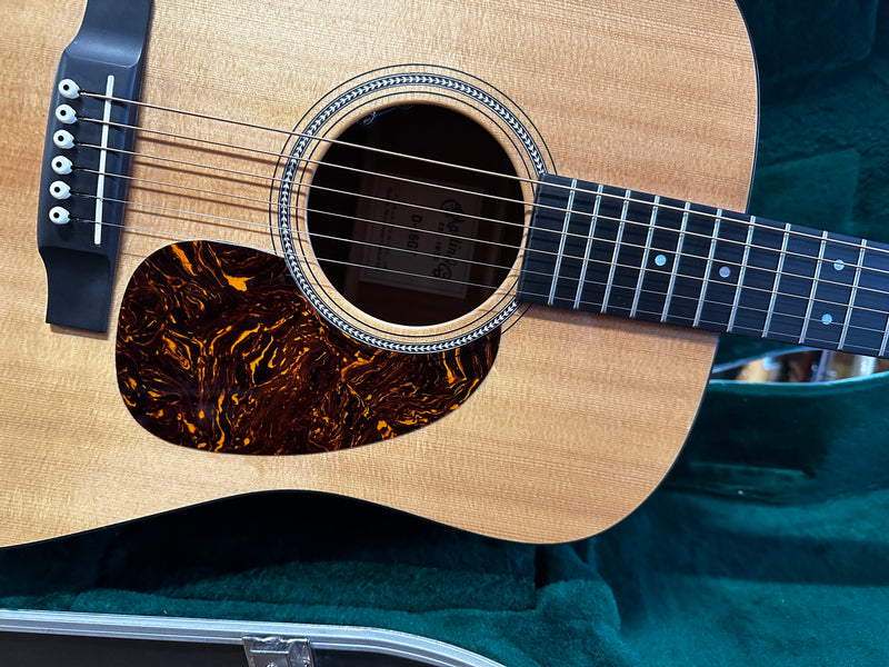Martin D-16GT Natural 2012