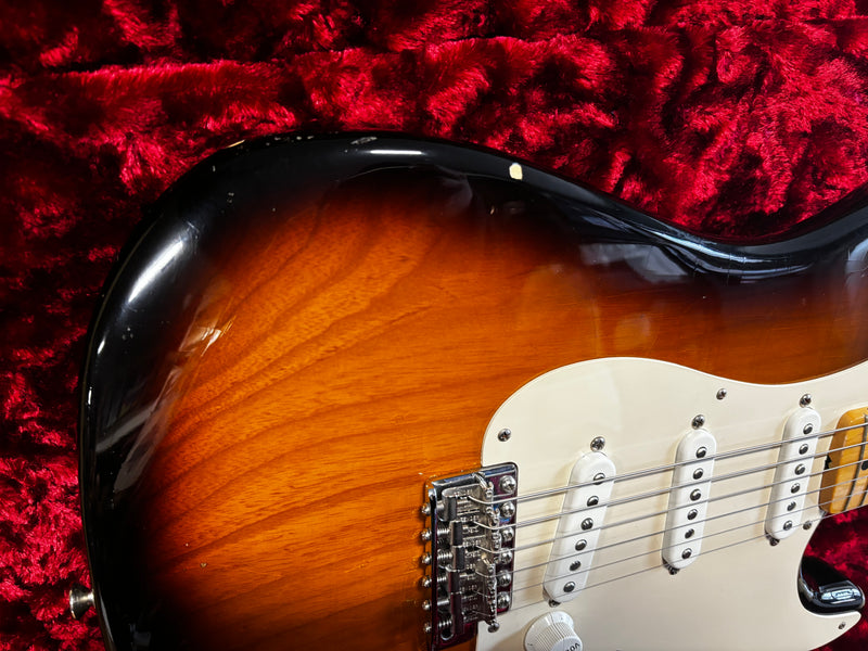 Fender 60th Anniversary American Vintage 1954 Stratocaster Sunburst 2014