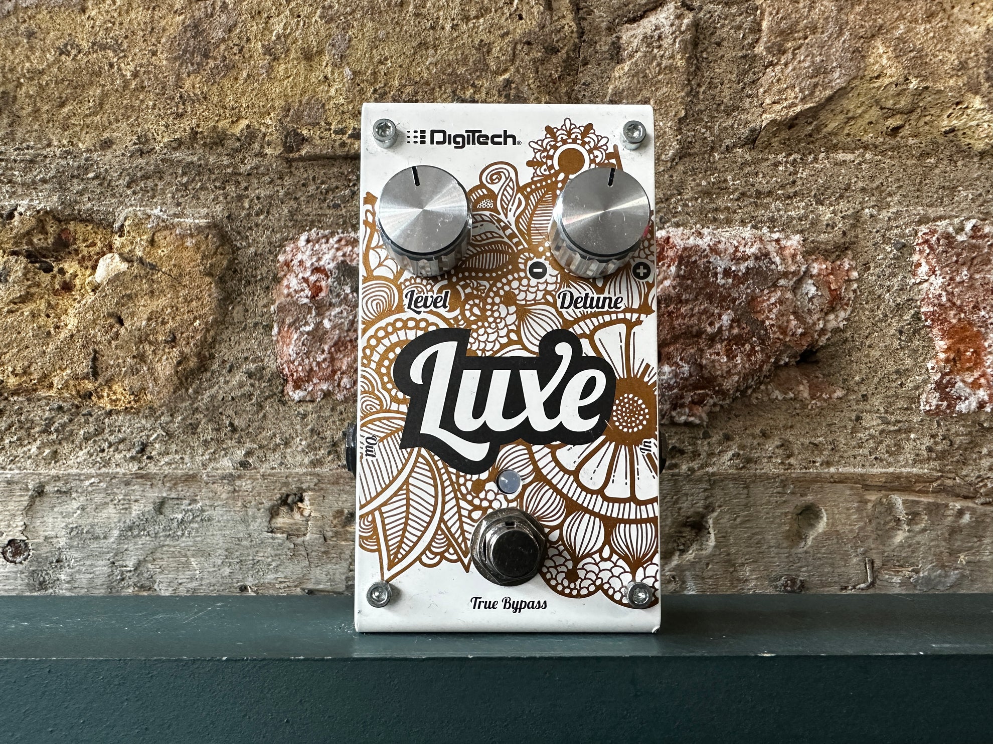 digitech luxe pedal Digitech Luxe Anti-Chorus Compact Polphyonic Detune
