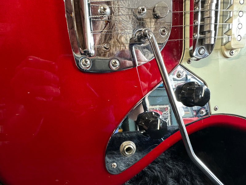 Fender Classic Player Jaguar Special Candy Apple Red 2013