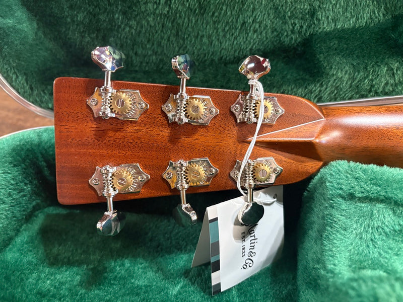 Martin Standard Series 000-28 Ambertone Refreshed