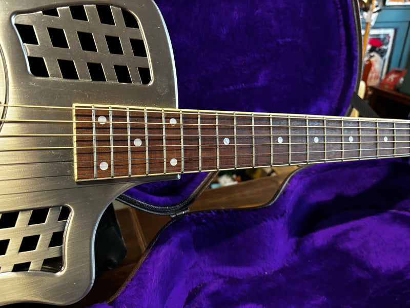 Icarus Guitars Tricone Resonator
