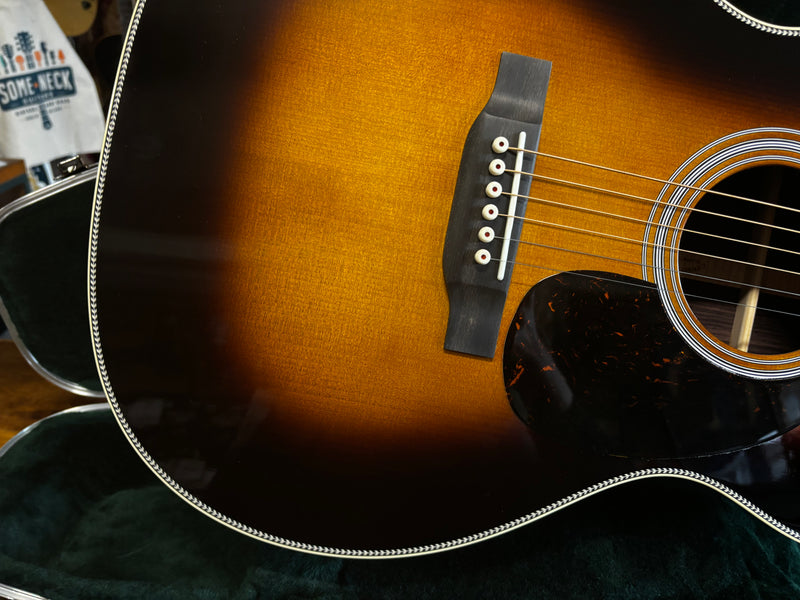 Martin Standard Series 000-28 Sunburst