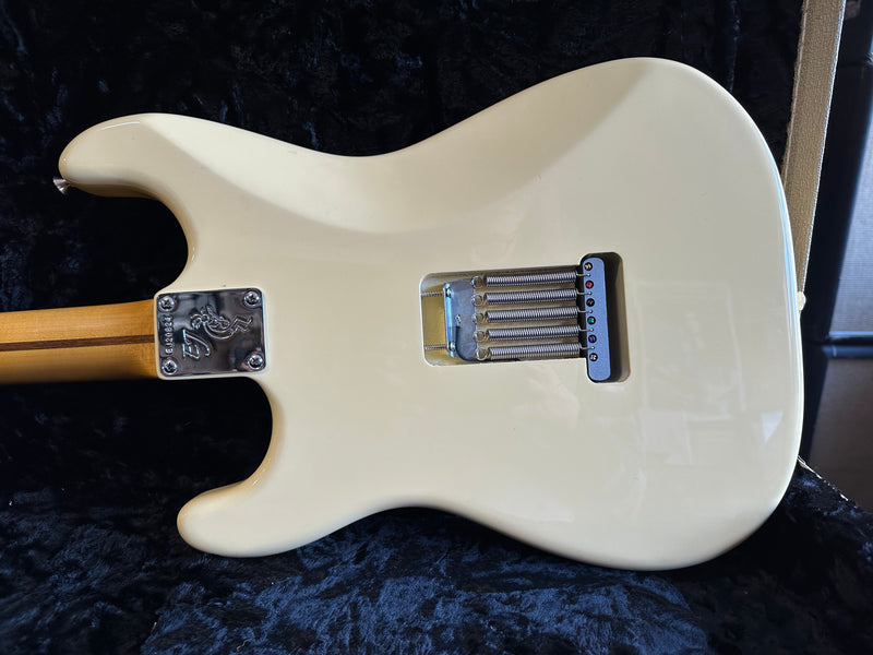 Fender Eric Johnson Thinline Stratocaster Vintage White