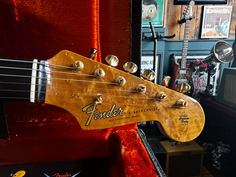 Fender Custom Shop Artisan Claro Walnut Stratocaster 2018
