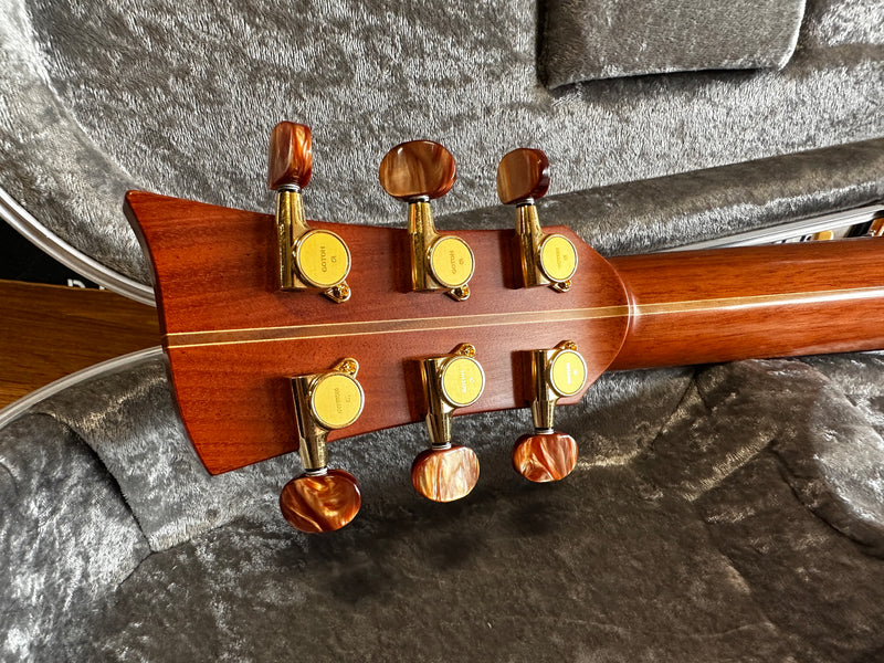 McIlroy A25 Western Red Cedar / English Black Walnut 2021