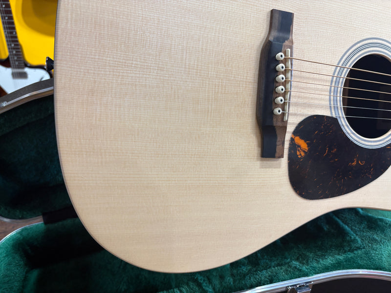 Martin D-X2E Billy Strings