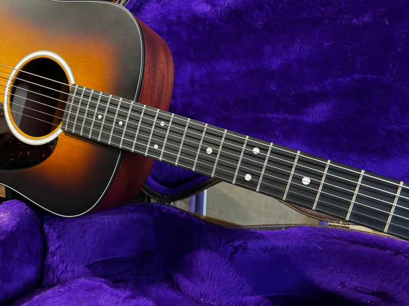 Martin DJR-10E Dreadnought Junior Sunburst 2020