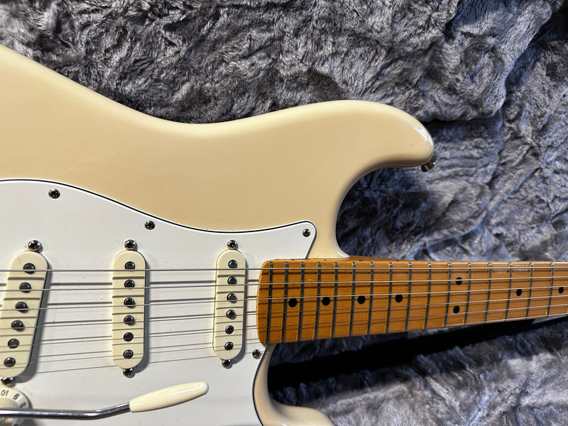 Fender American Professional Stratocaster Olympic White 2017