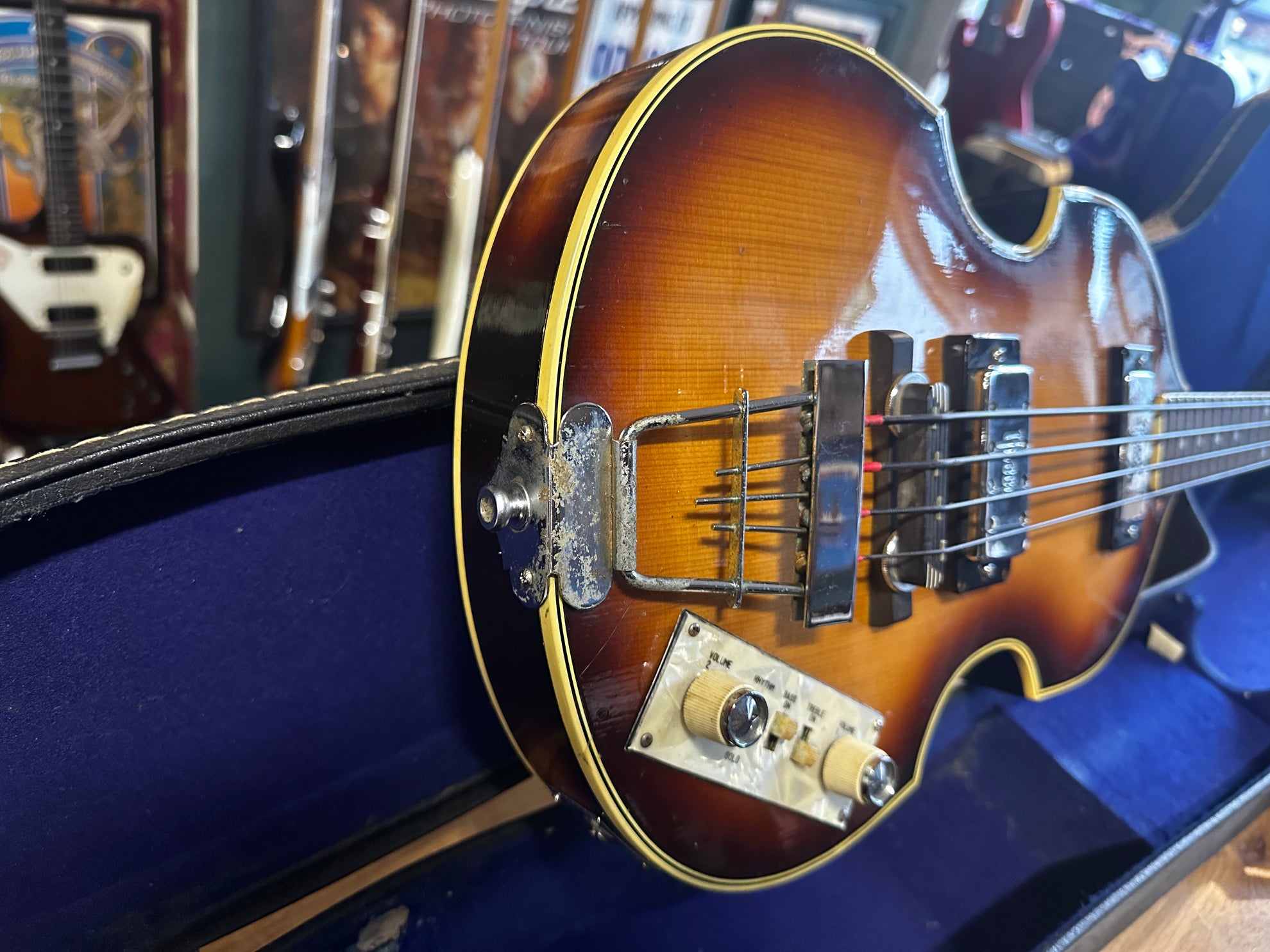 Greco Violin Bass Sunburst 1970 s Some Neck Guitars