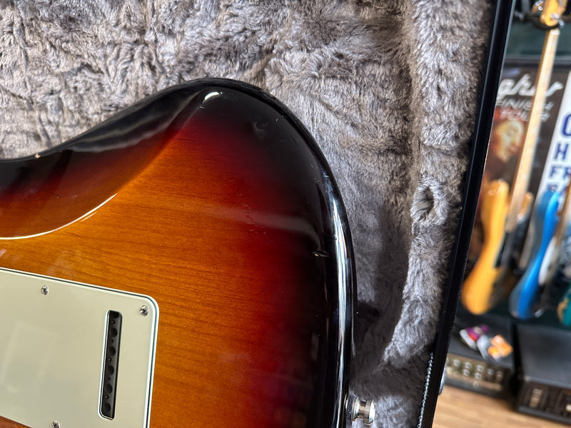 Fender American Elite Stratocaster HSS Sunburst 2016
