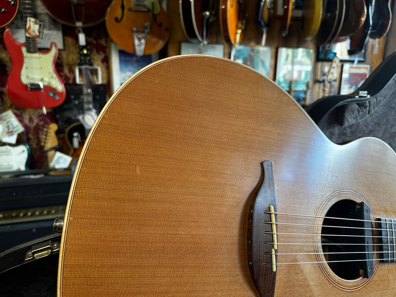 Lowden O-23 Red Cedar/Walnut 2020