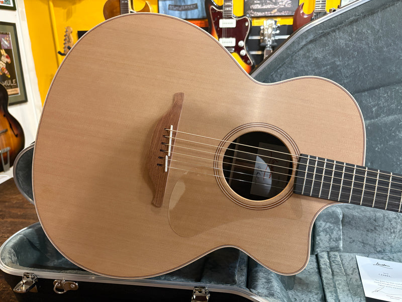 Lowden O-23c Red Cedar/Walnut