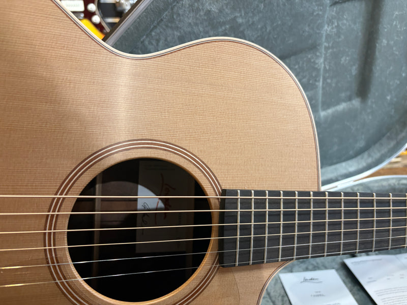 Lowden O-23c Red Cedar/Walnut