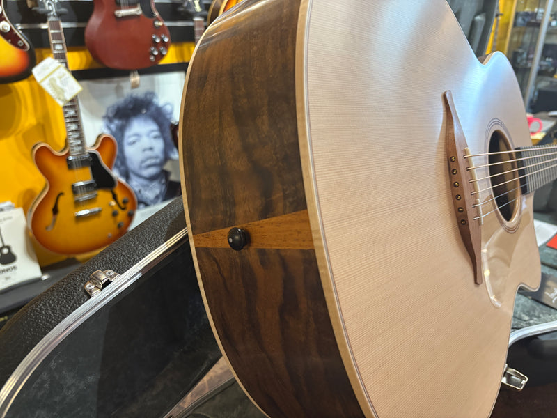 Lowden O-23c Red Cedar/Walnut