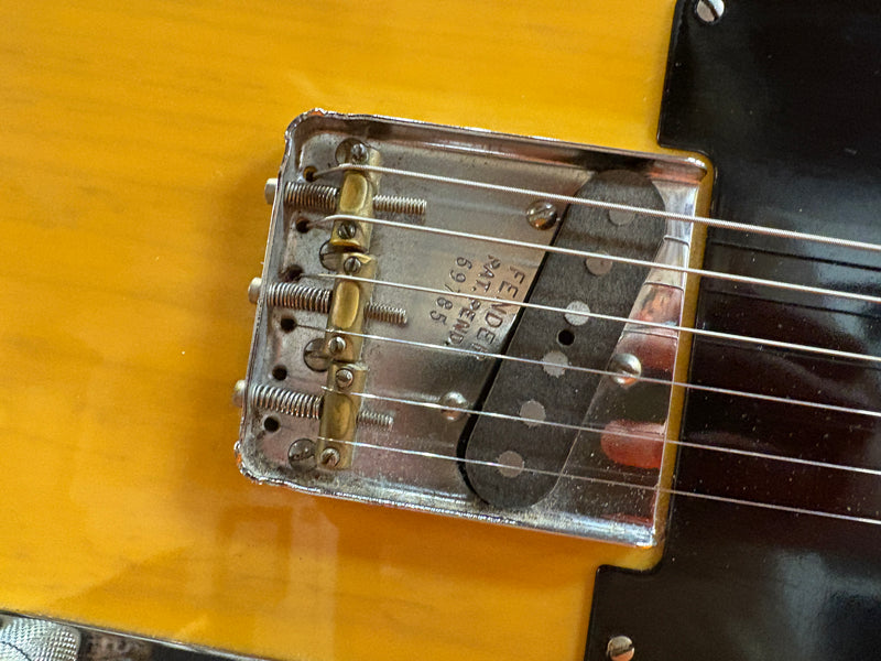 Fender American Vintage '52 Telecaster Butterscotch Blonde 2000