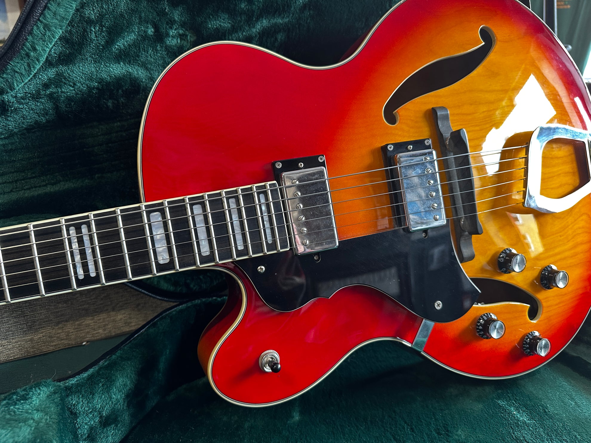 Hagstrom HJ500 Left Handed Cherry Sunburst 2015 Some Neck Guitars