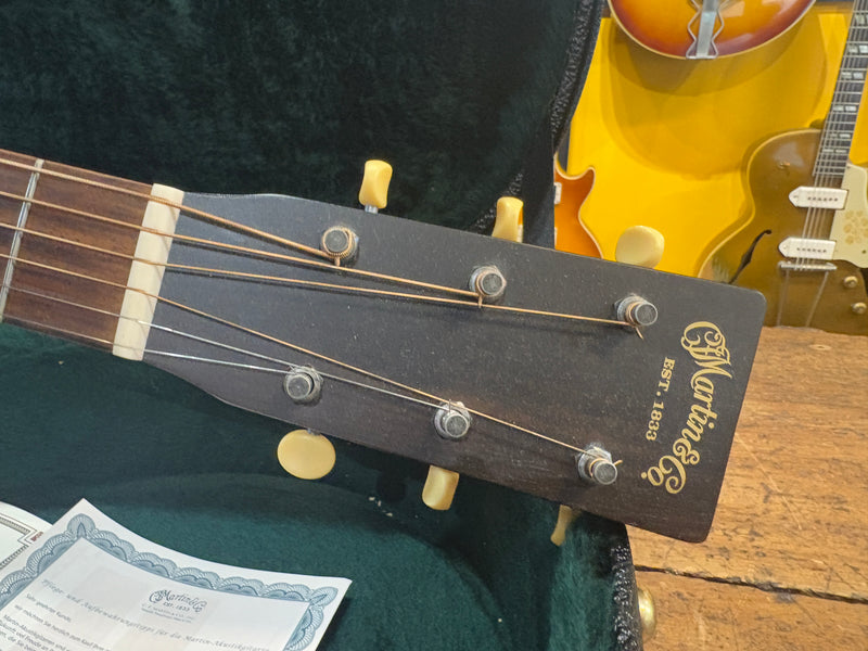 Martin 00-17s Black Smoke 2016