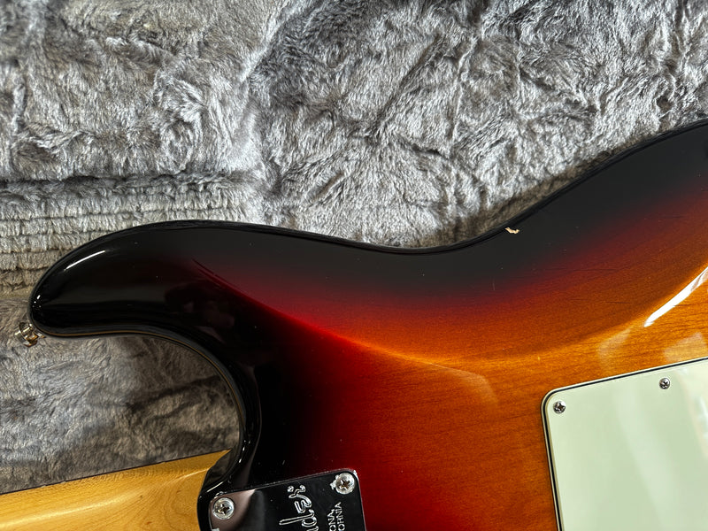 Fender American Elite Stratocaster HSS Sunburst 2016