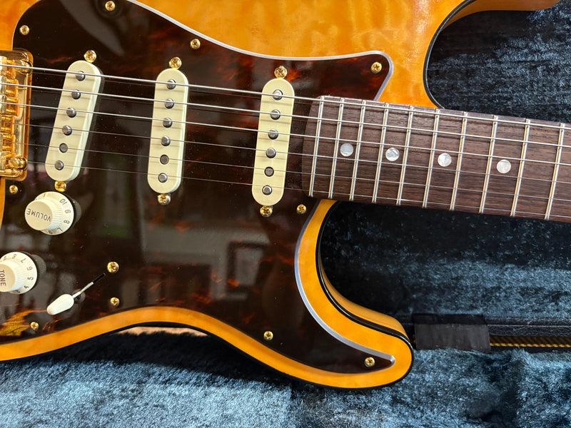 Fender Flagship Tokyo Gold Stratocaster Limited Edition 2023