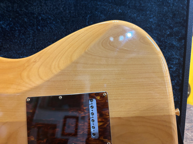 Fender Flagship Tokyo Gold Stratocaster Limited Edition 2023