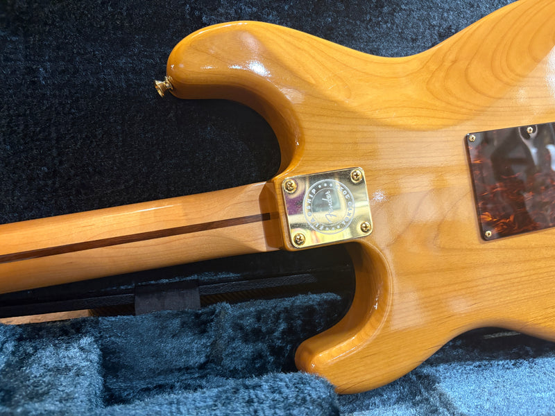Fender Flagship Tokyo Gold Stratocaster Limited Edition 2023