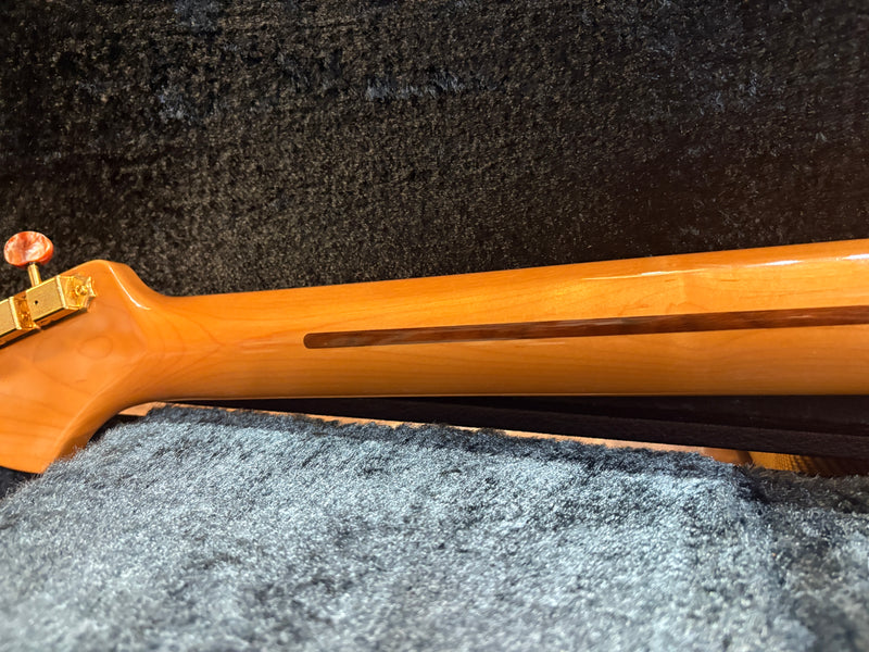 Fender Flagship Tokyo Gold Stratocaster Limited Edition 2023