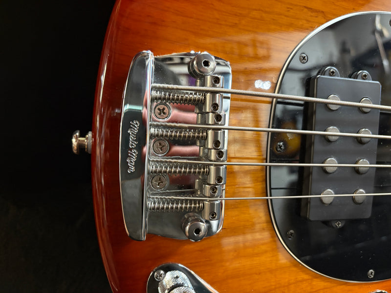 Ernie Ball Musicman StingRay 3 EQ H Honey Burst 2005