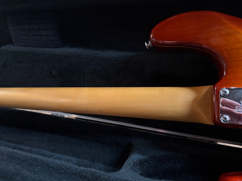 Ernie Ball Musicman StingRay 3 EQ H Honey Burst 2005