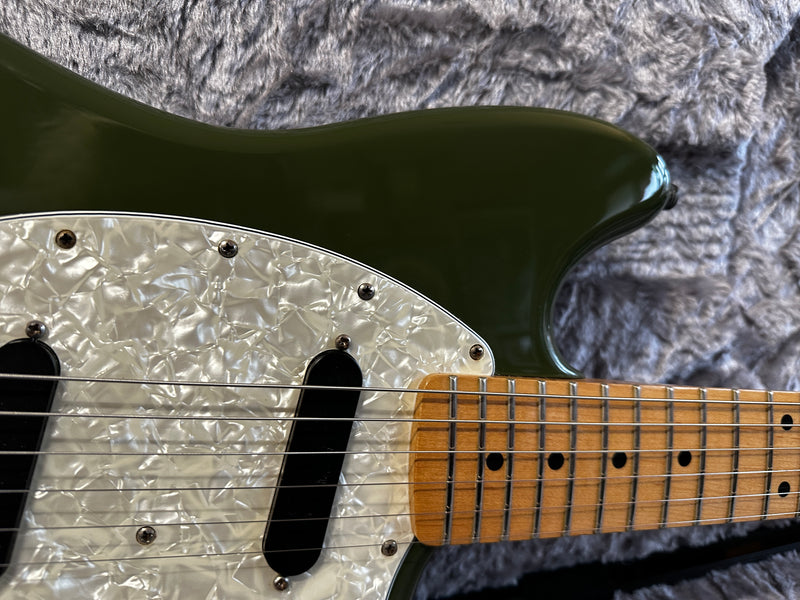 Fender Offset Series Mustang Olive 2017