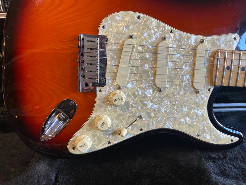 Fender Strat Plus Deluxe Sunburst 1993