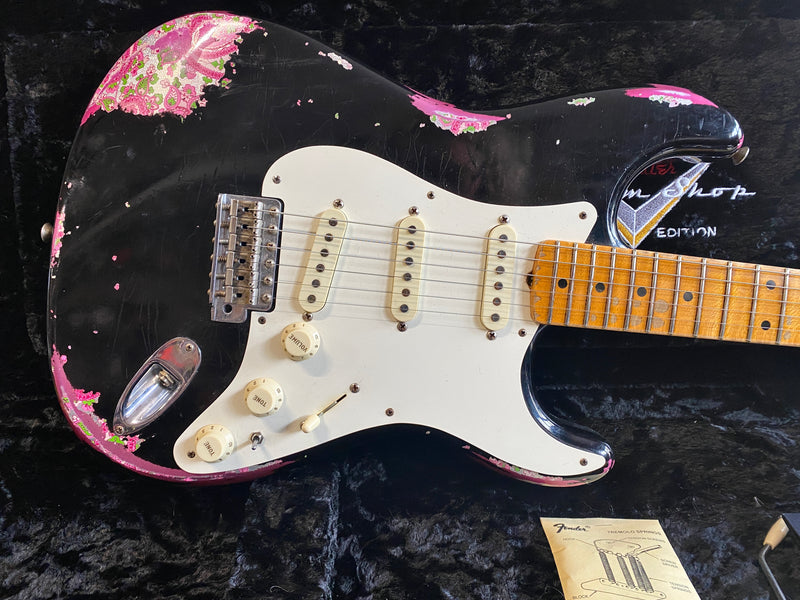 Fender Custom Shop '57 Stratocaster Relic Limited Edition Black Over Pink Paisley 2016